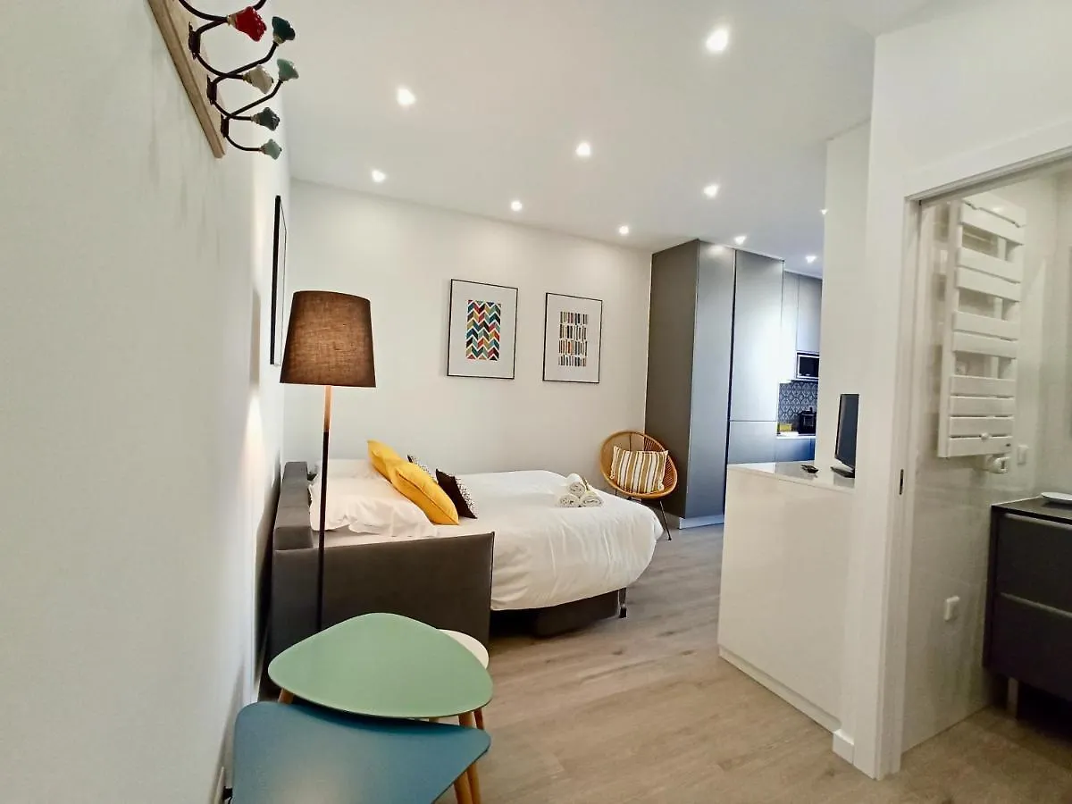 Viva Riviera Brand New 1 Bedroom close Croisette Cannes 0*,  Francia